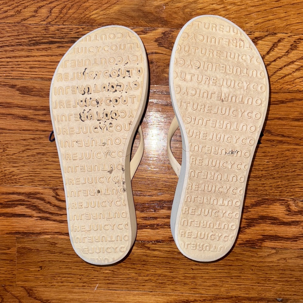 Vintage Juicy Couture Cream Flip Flops with Navy Bow Size 5 - Picture 5 of 6